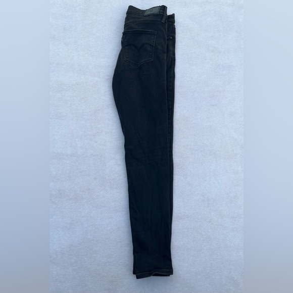 Levis Slimming Super Skinny Black Denim Jeans womens Size 30/10 - Picture 2 of 8